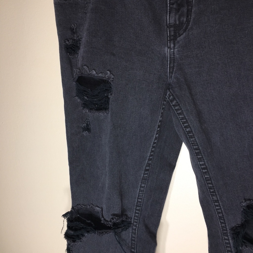 BDG slim bf low rise distressed jeans size 27 - Picture 4 of 8